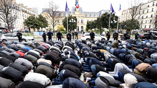 Ne soyons pas dupes !